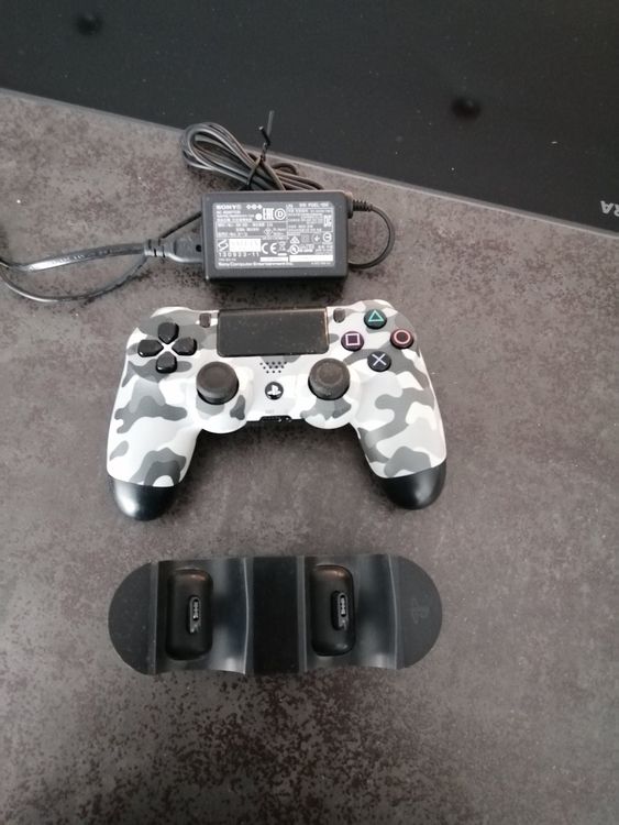 Ps4 controller mit lade gerät für 2 controller Kaufen auf Ricardo