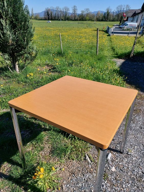Quadratische Tische. 1