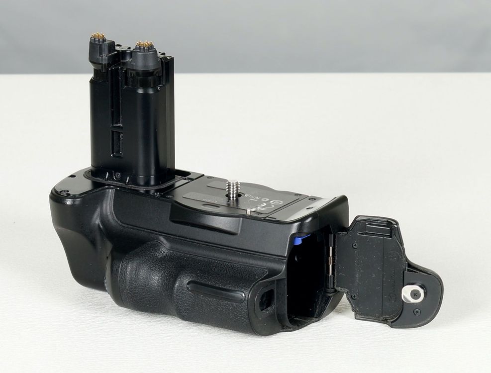 SONY VG-C77AM für α99 II/α77 II (OHNE Akkuträger!) | Kaufen auf Ricardo