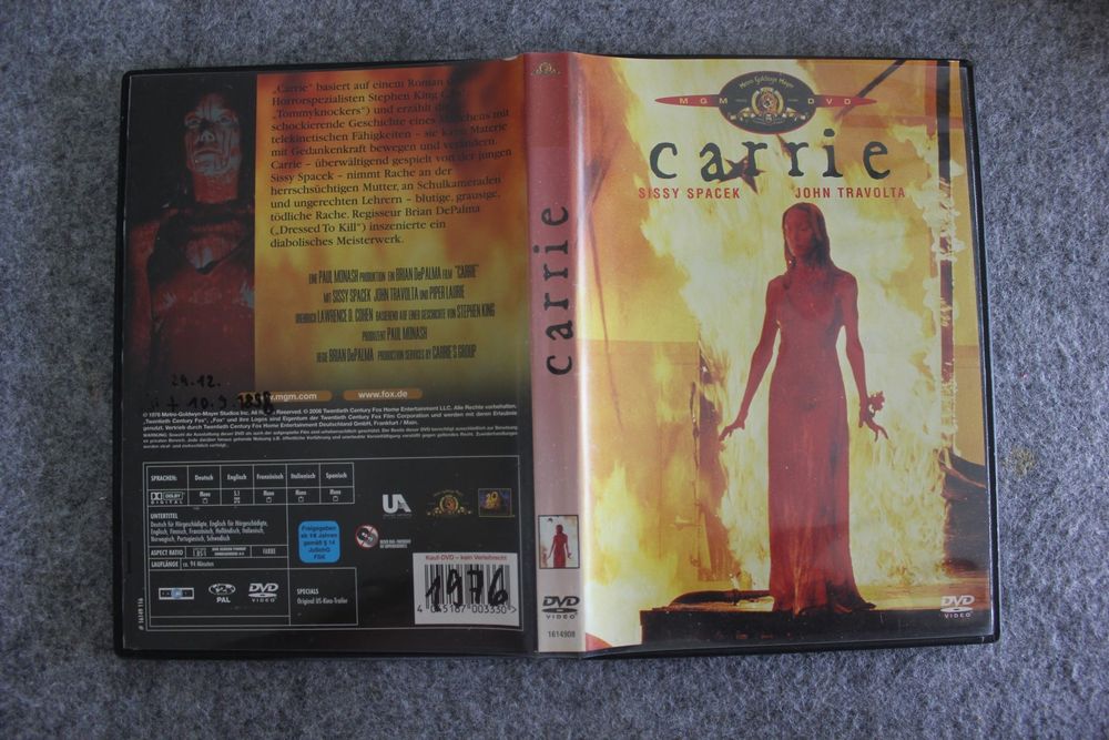Carrie (Sissy Spacek, John Travolta) DVD ( 560) 1