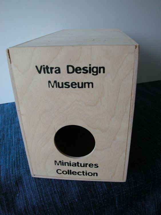 Vitra Design Museum, Miniatures Collection, Holzbox Kaufen auf Ricardo