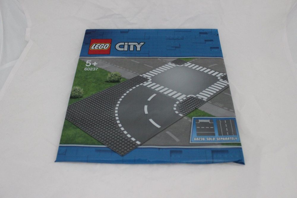 NEU & OVP LEGO® City 60237 Kurve und Kreuzung 