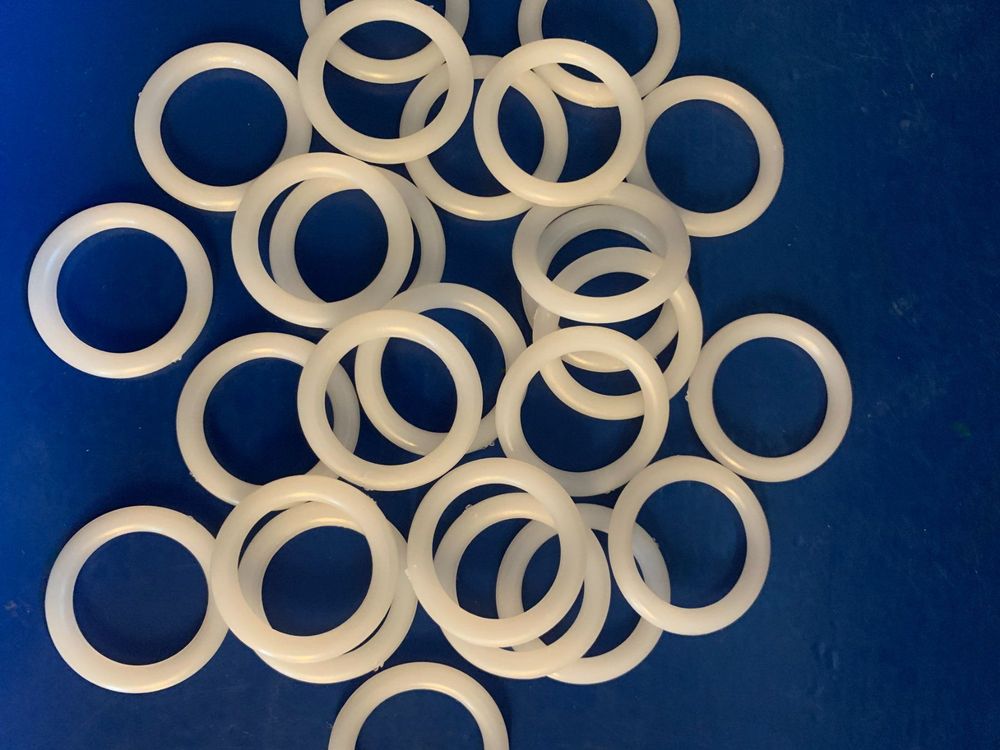 26 weisse Plastik Ringe, 37mm Aussen Durchmesser Kaufen auf Ricardo
