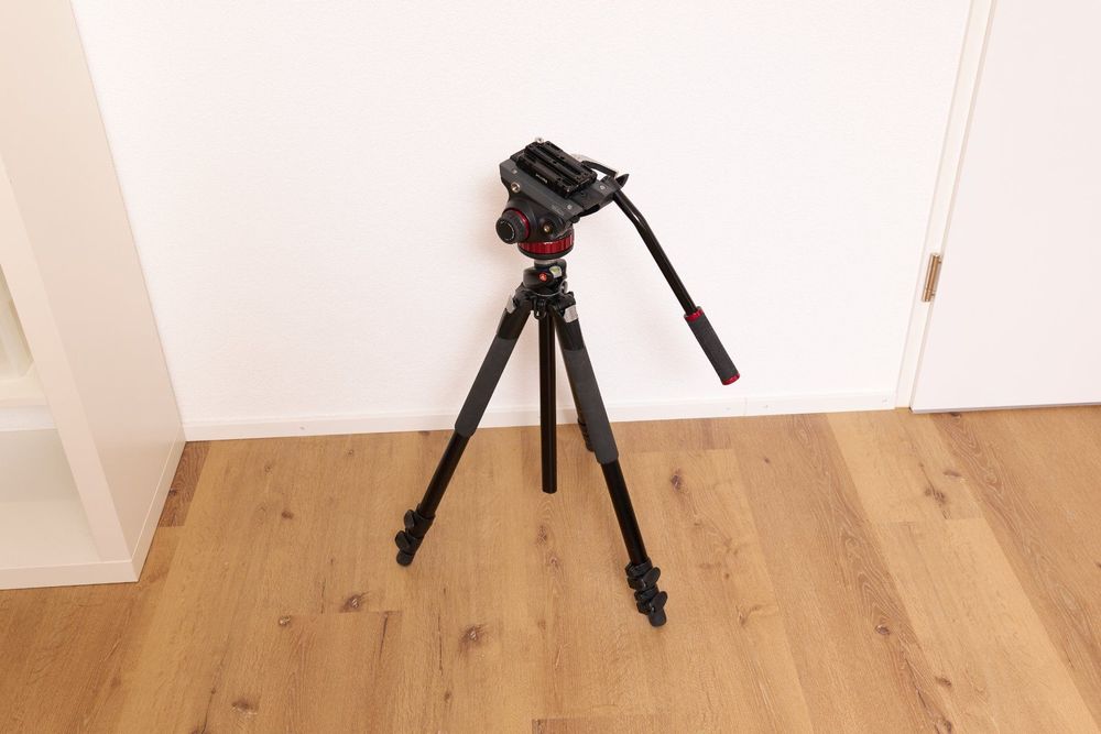 Manfrotto 055XPROB + MVH502AH Video FluidHead +Quickrelease Acheter
