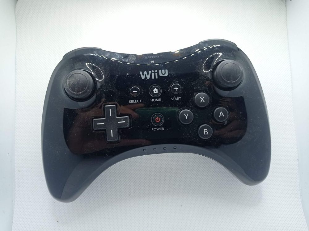 Nintendo Wii U Pro Controller 1