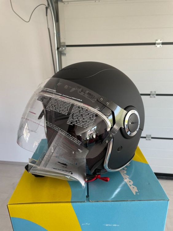 Neuwertiger Vespa Helm in schwarz matt. Grösse XL Kaufen auf Ricardo