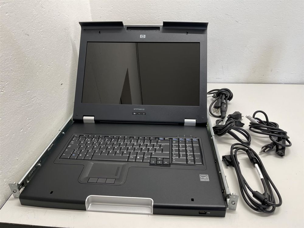HP TFT 7600 G2 mit HP IP KVM Switch! Kaufen auf Ricardo