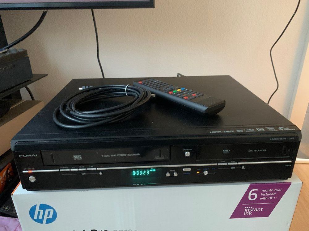 Funai WD6DM100 VHS DVD Recorder mit Dubbing Video Kaufen auf Ricardo