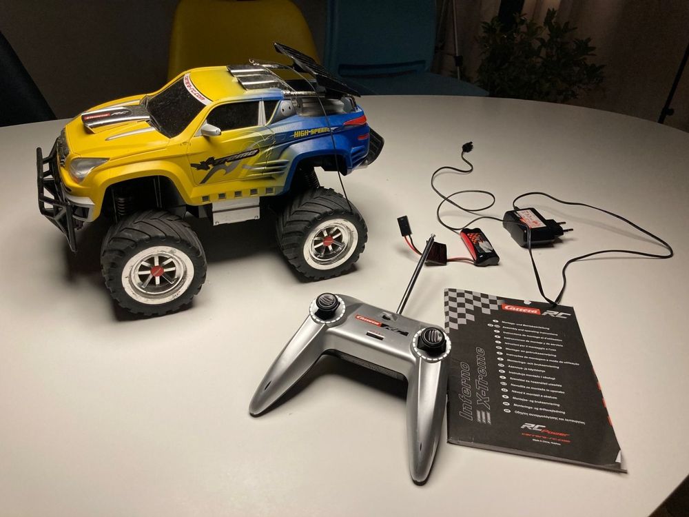 Ferngesteuertes Auto mit wiederaufladbarem Akku. Kaufen auf Ricardo