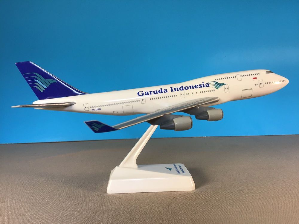 HUGGES Boeing 747-400 Modellflugzeug - Star Alliance, 1:440, Druckguss