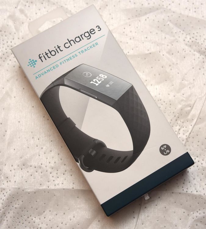 Fitbit Charge 3 Graphite/Black 1