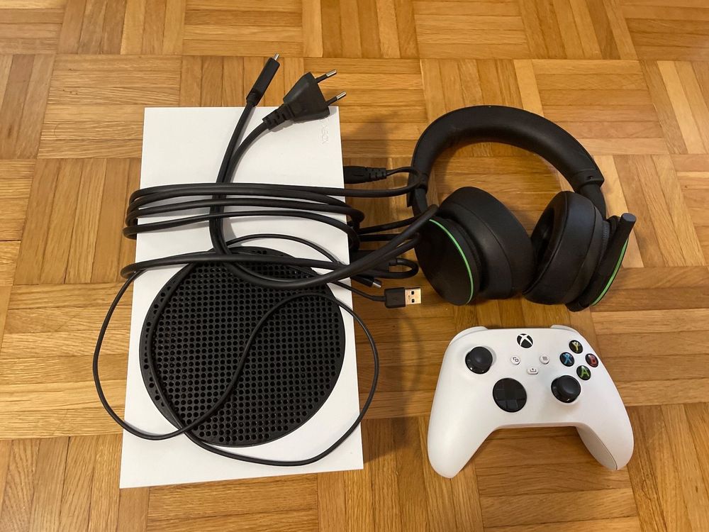 Xbox Series S + Xbox Wireless Headset + Xbox Controller Kaufen auf