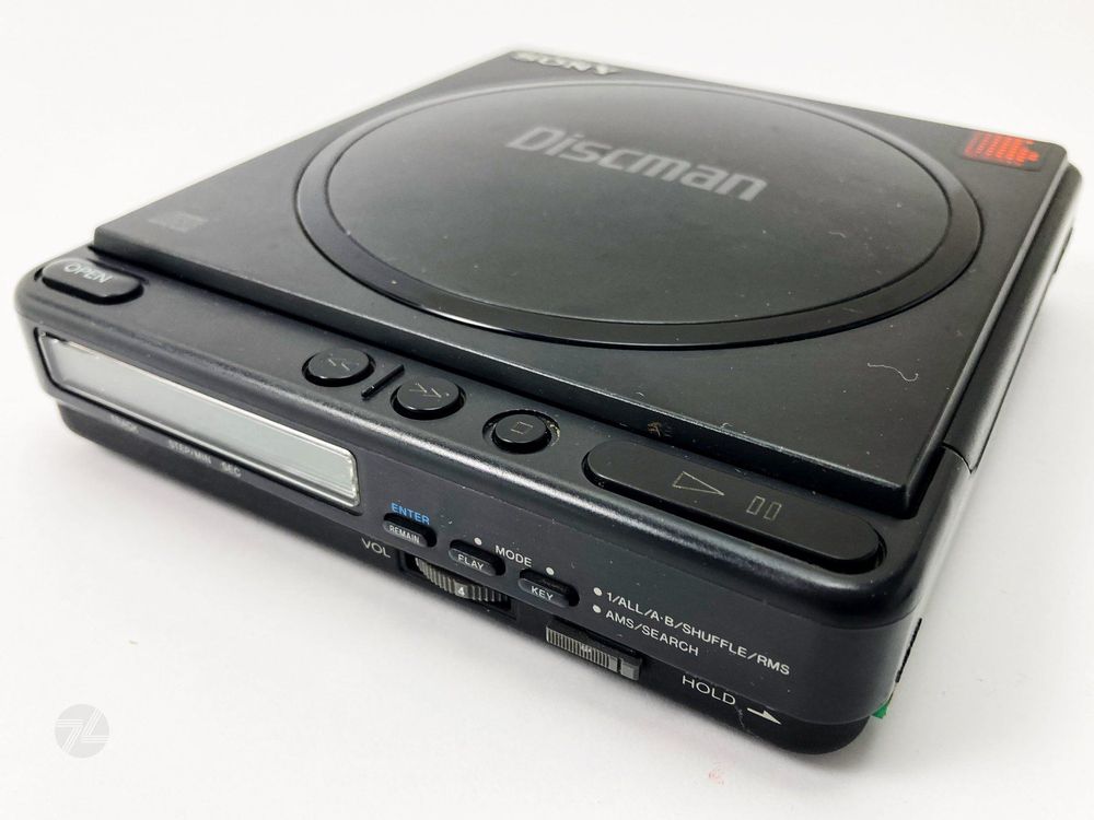 SONY D-40 Discman Portable Player CD WALKMAN Classic Design 1