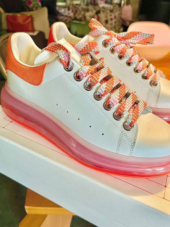 Sneakers neuves AMQ avec semelles oversize transparentes T37 | Comprare su  Ricardo