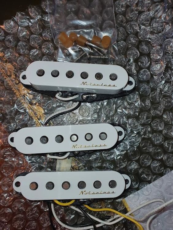 Set of Fender Vintage Noiseless Stratocaster Pickups Clapton Acheter