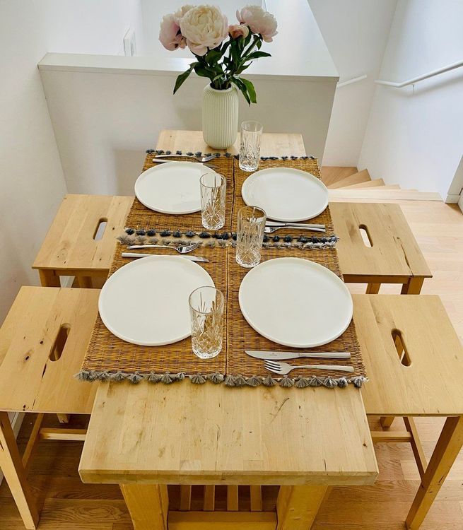 Ikea Bar Table and Stools ( x4) Kaufen auf Ricardo