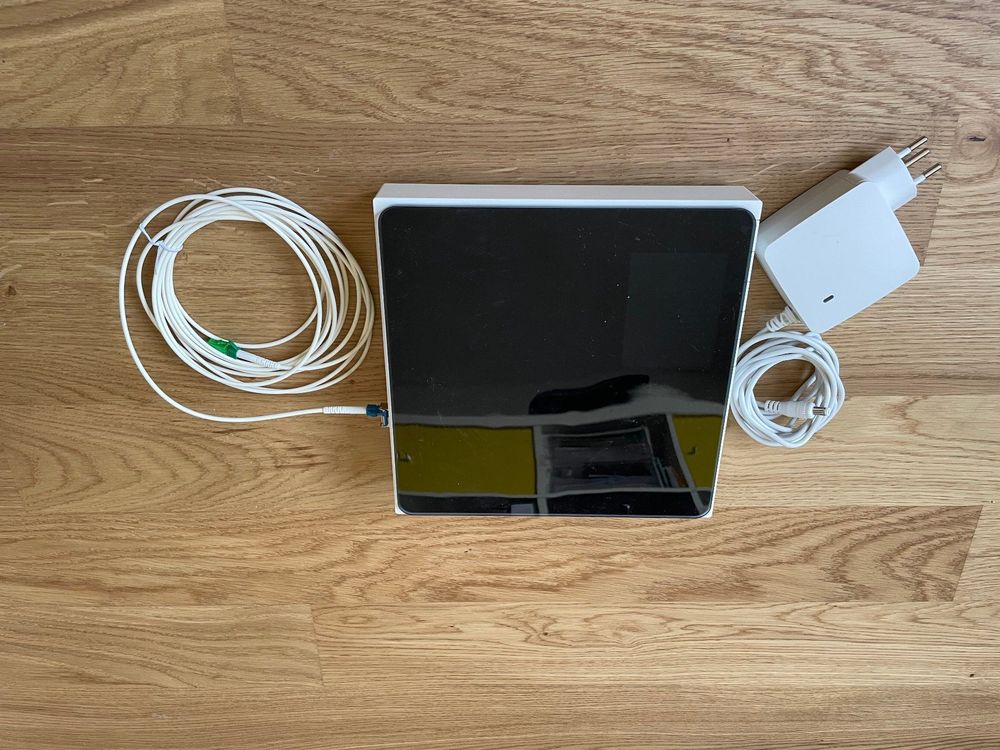 Swisscom Router Internet Box Plus inkl. Glasfaserkabel/Netzt | Kaufen ...