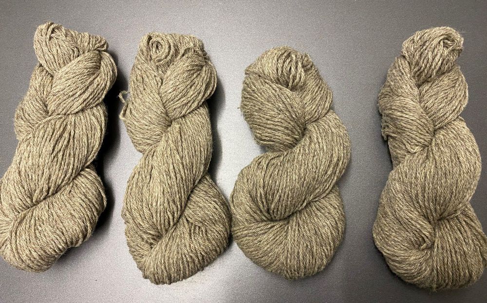 Wolle von Demeter Hof (naturbelassen) 10 Stk Kaufen auf Ricardo