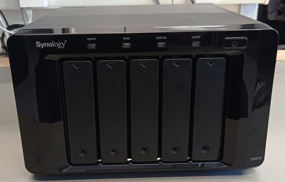 Extension NAS Synology DX513 avec 5 disques durs de 4TB Kaufen auf