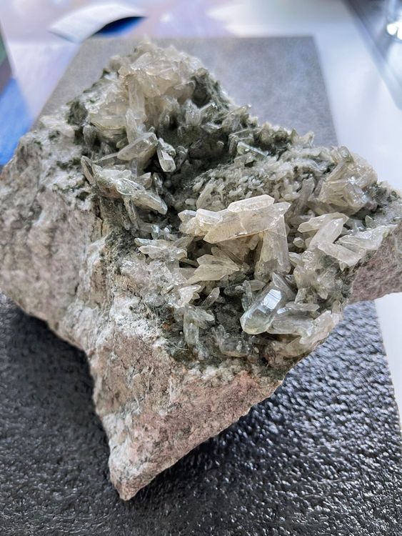 Bergkristall mit Chlorit und Phantom 1