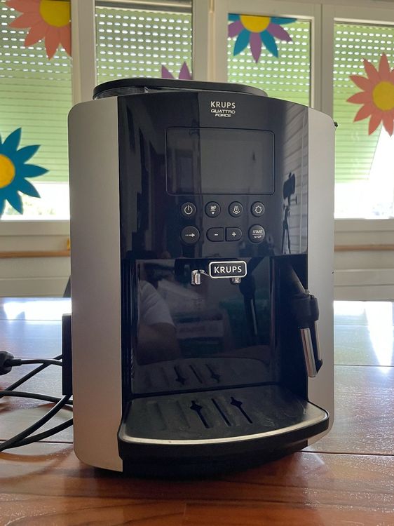 Machine à café en grains Krups EA817 Quattro Force Kaufen auf Ricardo