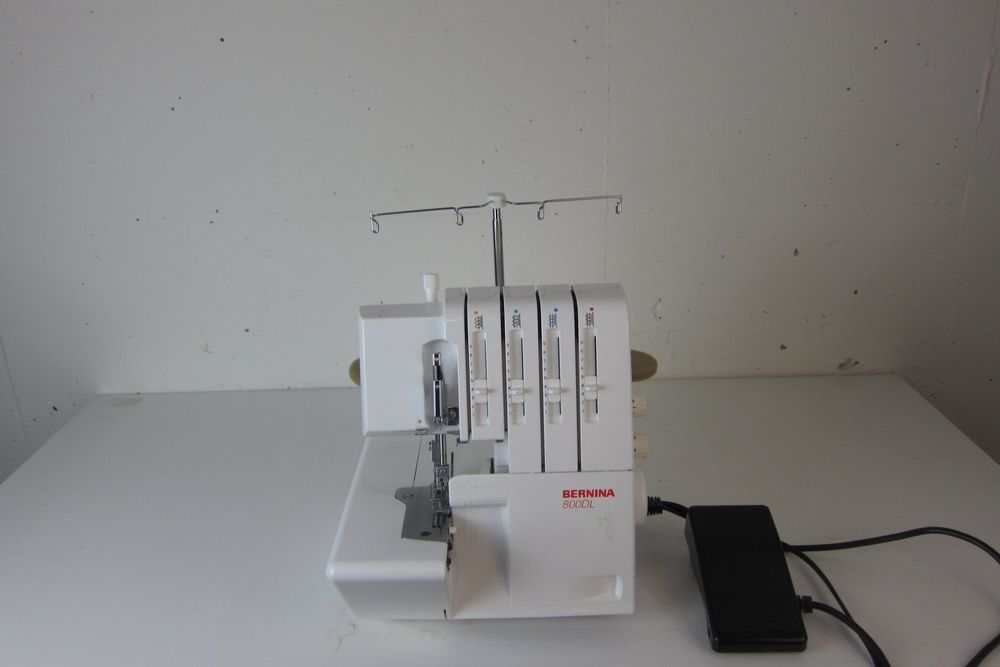 Bernina 800DL Overlockmaschine Acheter sur Ricardo