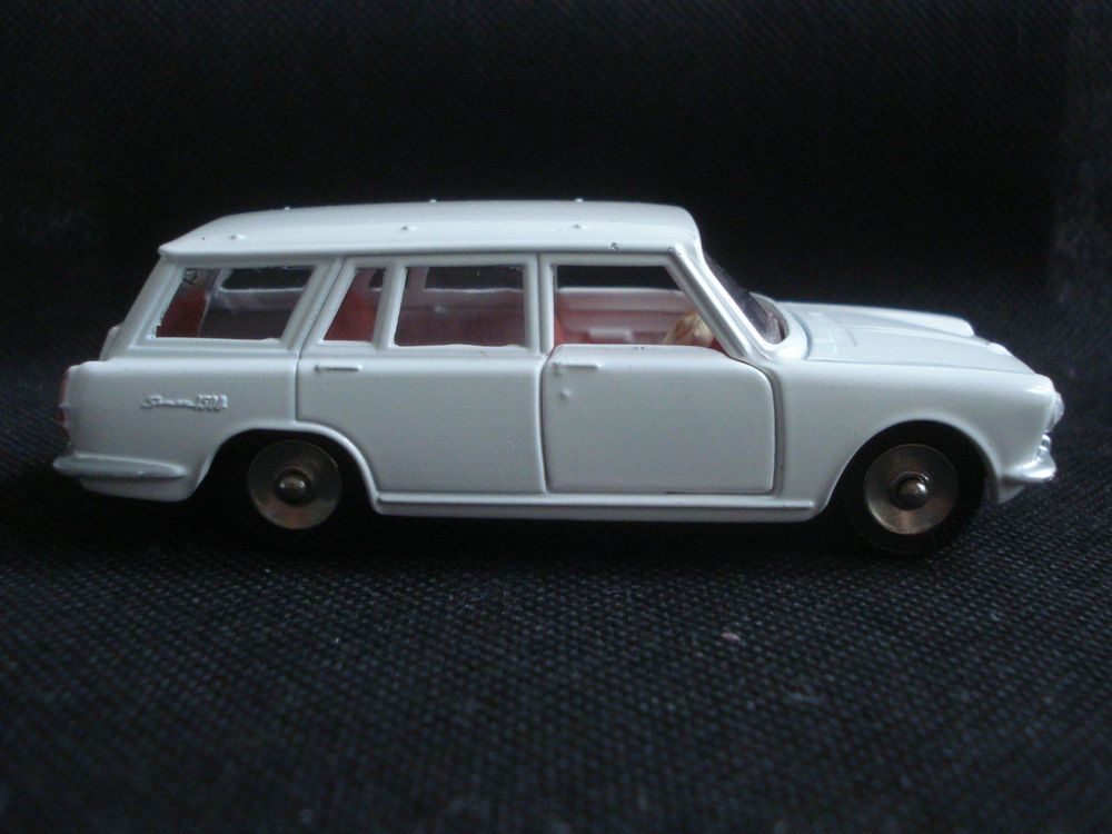 Dinky Toys N°507 – Break Simca 1500 GLS – Miniature 1/43 Métal Blanc (occasion)