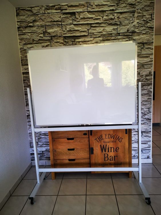Whiteboard (86x116 cm) mit Rollen und Zubehör Kaufen auf Ricardo