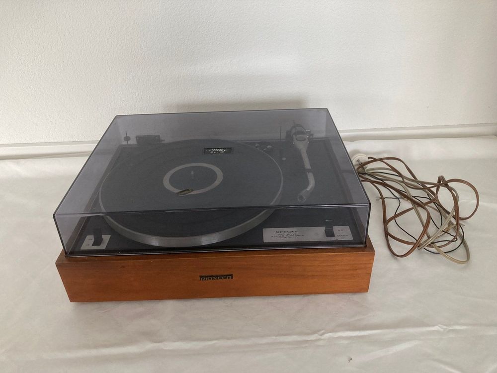Pioneer Belt Drive Stereo Turntable Model PL12 Acheter sur Ricardo