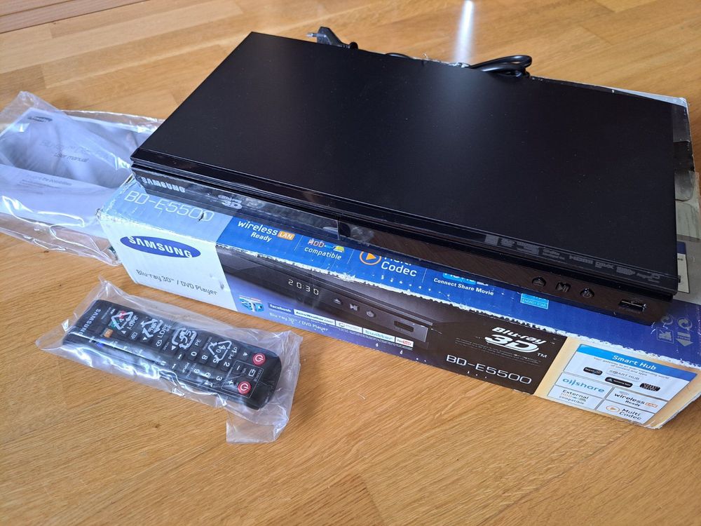 NEUER 3D Bluray Player Samsung BDE5500 Acheter sur Ricardo