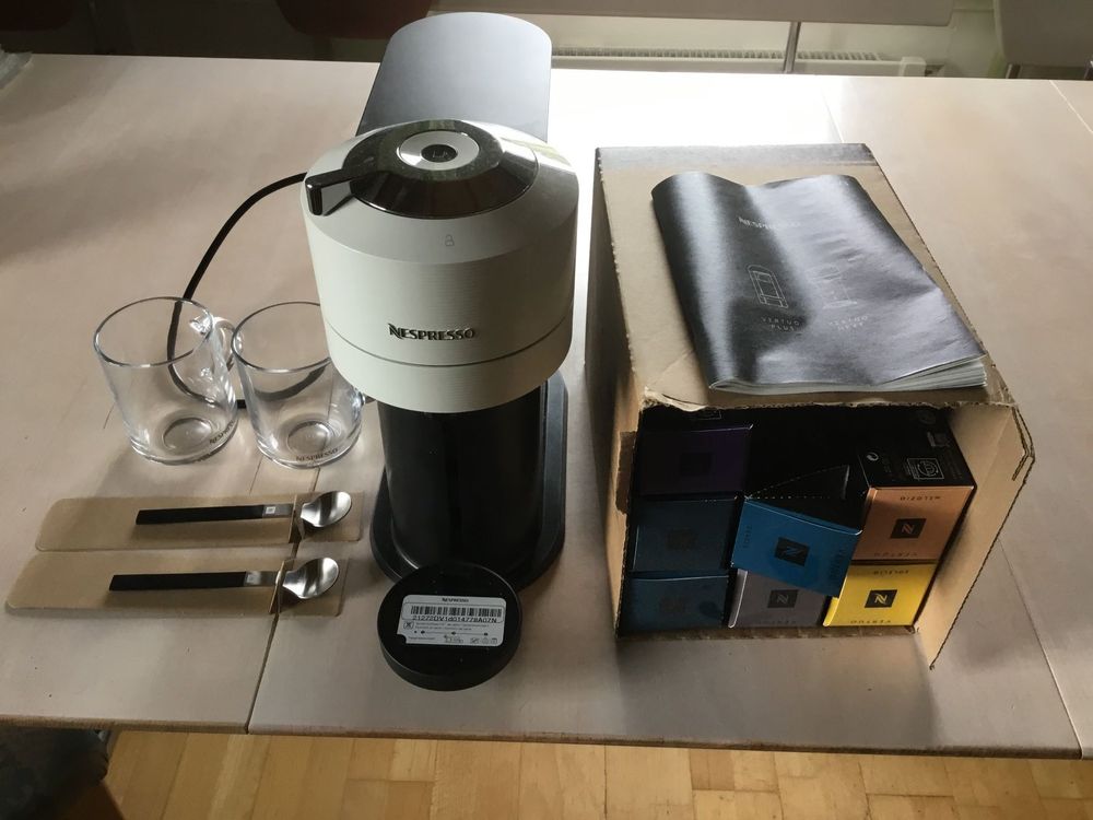 Nespresso Vertuo Next mit Kaffee und Glasmugs Kaufen auf Ricardo