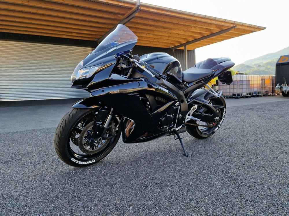 Suzuki gsxr 750 k9