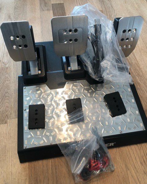 Kit di elastomeri per pedali Thrustmaster T-LCM - Modifica del freno con cella di carico per una sensazione di frenata progressiva nelle simulazioni di guida. - Italia