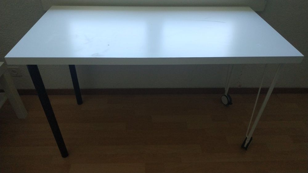 Schreibtisch IKEA LINMON/KRILLE mit Rollen (NP 60,) Acheter sur Ricardo