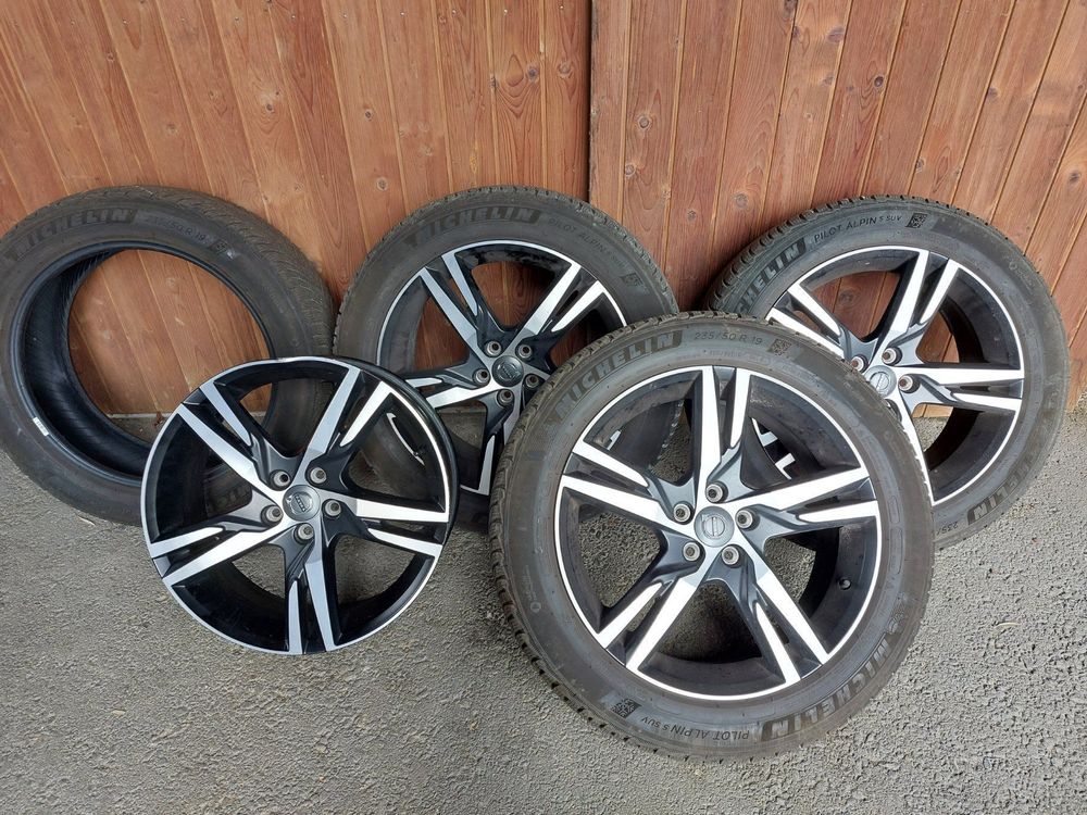 Winterkomplettr der Original Volvo Alu Felgen 18 Zoll Kaufen Auf Ricardo winterkomplettr-der-original-volvo-alu-felgen-18-zoll-kaufen-auf-ricardo