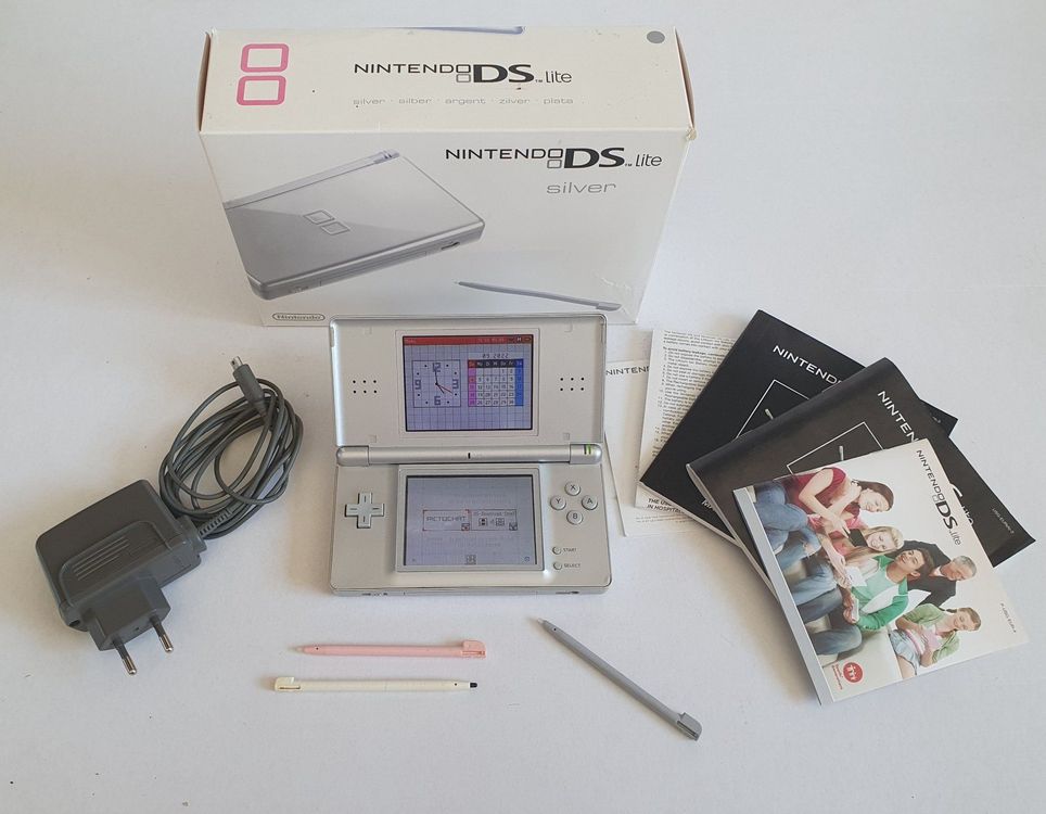 Nintendo DS LIte Originalverpackt mit zwei extra Stylus Kaufen auf