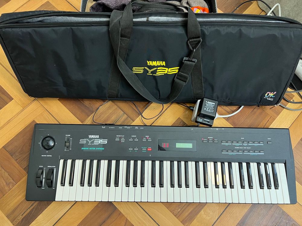 Yamaha SY35 Vintage Synthesizer & Midi Keyboard Acheter sur Ricardo
