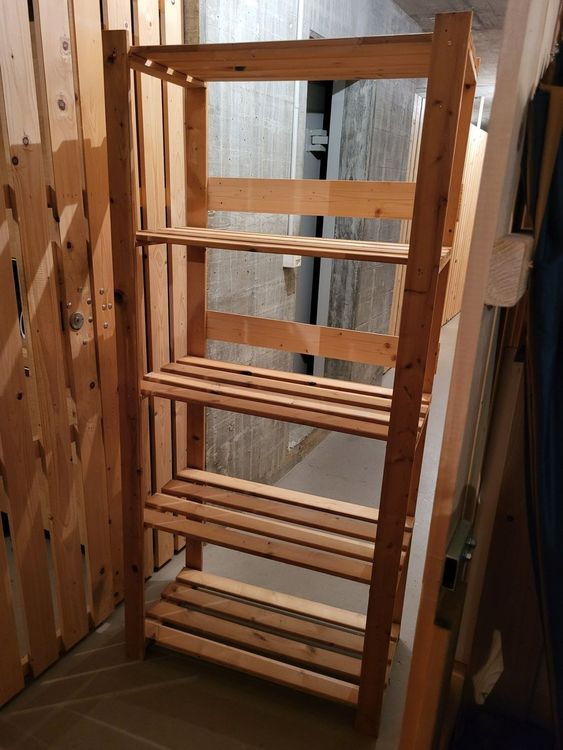 Holzregal ideal für Keller Kaufen auf Ricardo