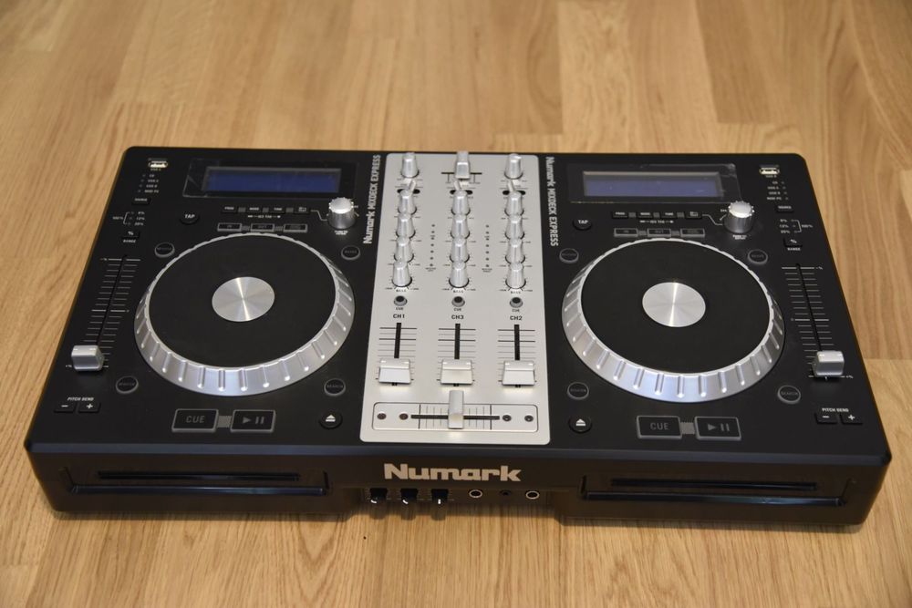 Numark Mixdeck Express DJ System mit CD/MP3/USB Decks Kaufen auf Ricardo
