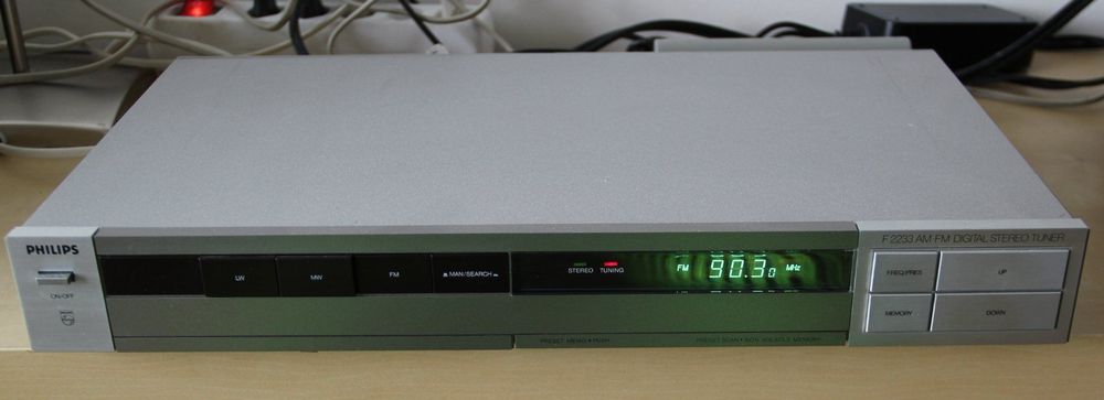 DIGITAL STEREO TUNER PHILIPS F 2233 AM-FM | Kaufen auf Ricardo