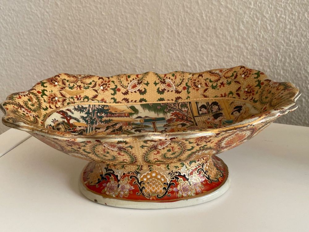 Bol à pied vintage en opaline blanche Chenille année 80- Arcopal - Arts de la table