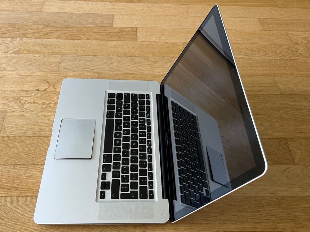 Apple MacBook Pro 15 Zoll Akku & Touchpad defekt Kaufen auf Ricardo