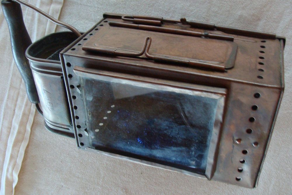 Ancienne Lampe Torche De Chemin De Fer à Kérosène - Noire Et Rouge, Occasion, Pièce De Collection