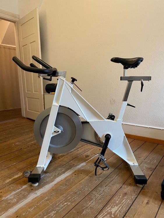 hometrainer spinning bike