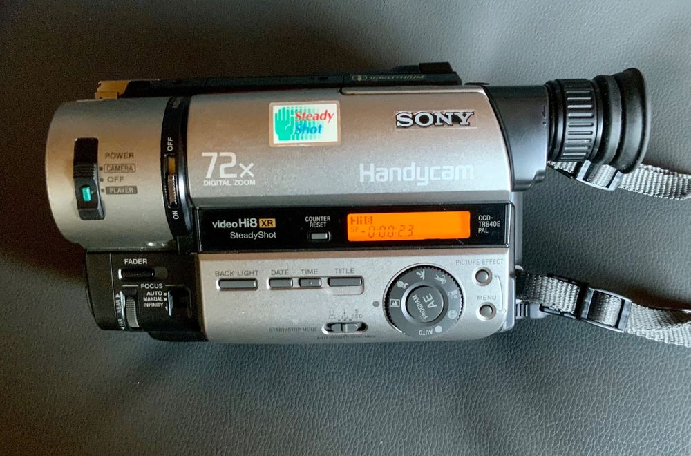 Sehr gut erhaltener, Sony Hi8 Camcorder Kaufen auf Ricardo
