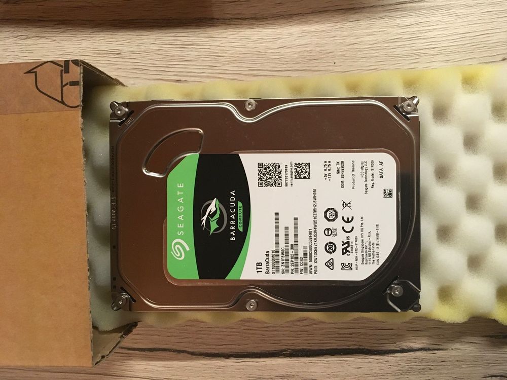 Seagate Barracuda 1TB ( war nie im Einsatz ) Comprare su Ricardo