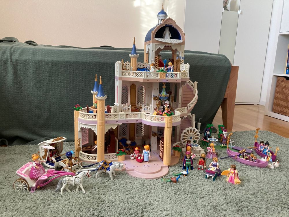 Playmobil Schloss mit Einrichtung, Figuren und viel Zubehör | Kaufen