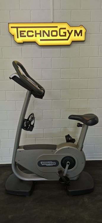hometrainer technogym bike race