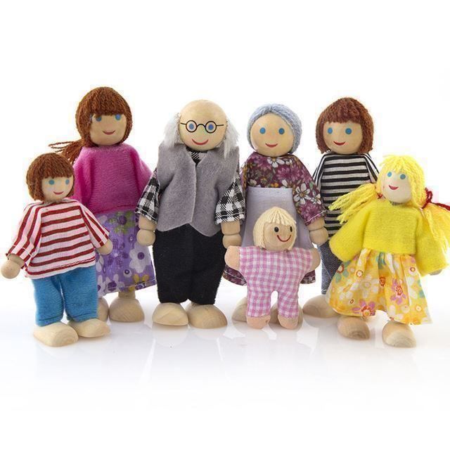 Famille de poupées en bois 7 pièces 1