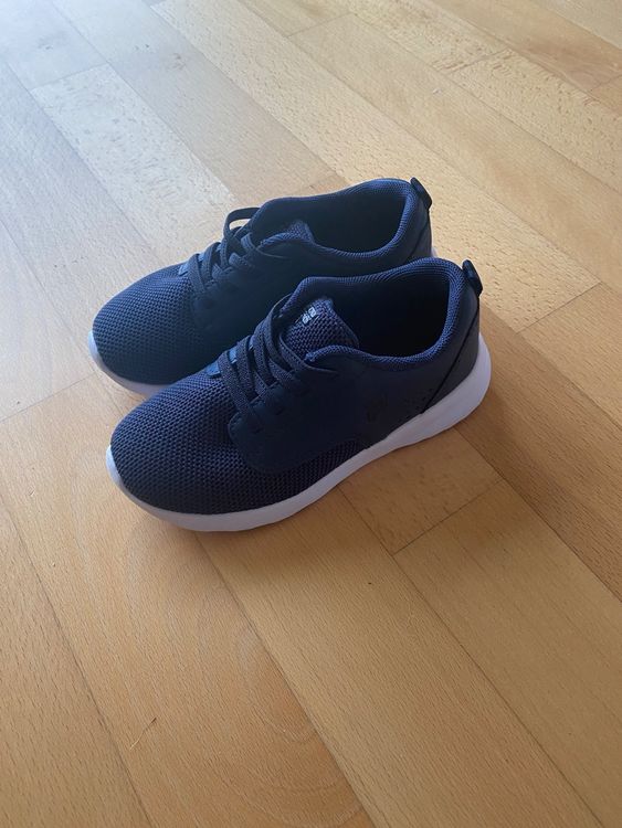 Turnschuhe mit weisser Sohle Gr. 28 Kaufen auf Ricardo
